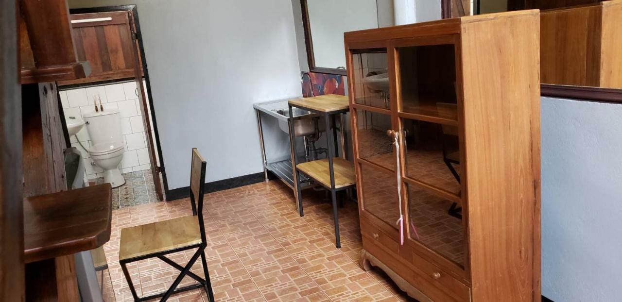 Siriwan Hostel Chiang Mai Luaran gambar